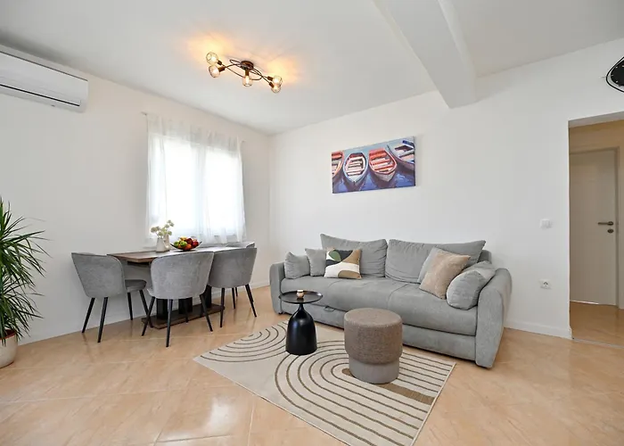 アパート Jadera *